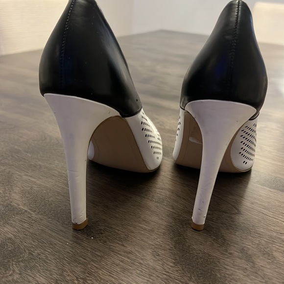 Black and white French connection heels. - Picture 3 of 3